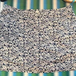 Saint John’s Bay Floral Print Navy and White Women’s Skort size 20w.
